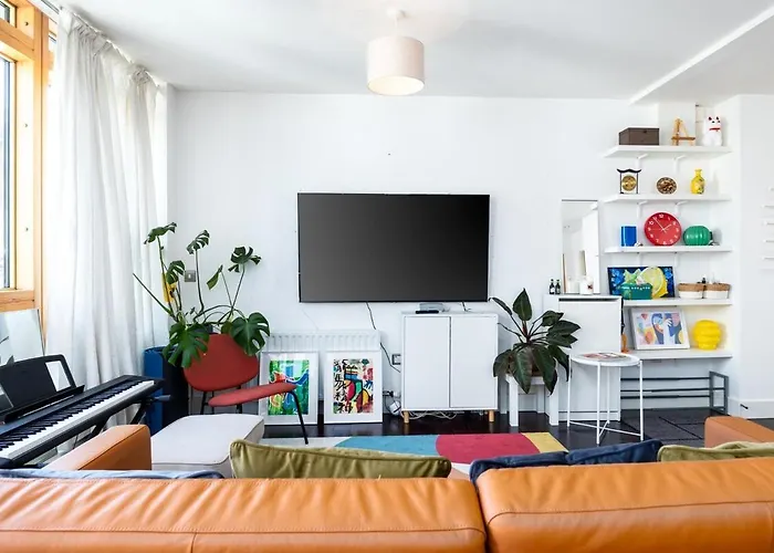 2br Balcony, Plants & Electric Piano Appartement *