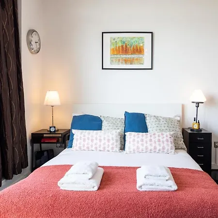 Daire 2br Balcony, Plants & Electric Piano Dublin