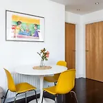 2br Balcony, Plants & Electric Piano Апартаменты Дублин